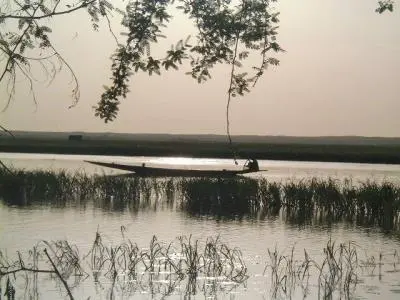 fleuve pirogue 400x300.jpg